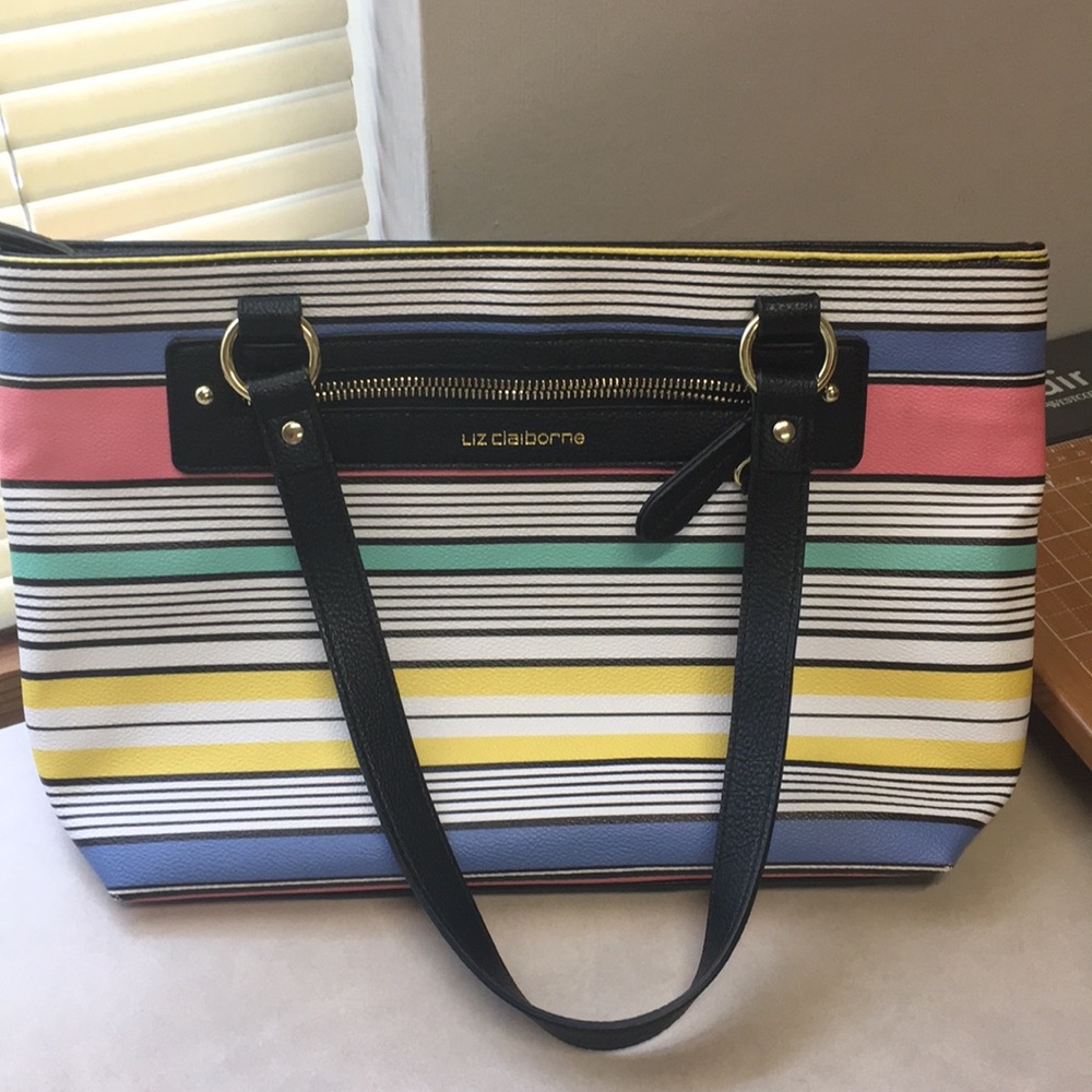 💛💖💙💚🖤Liz Claiborne purse
